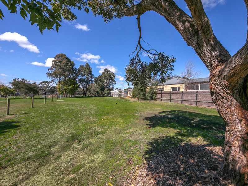 167 Willowbank Road, Gisborne VIC 3437, Image 2