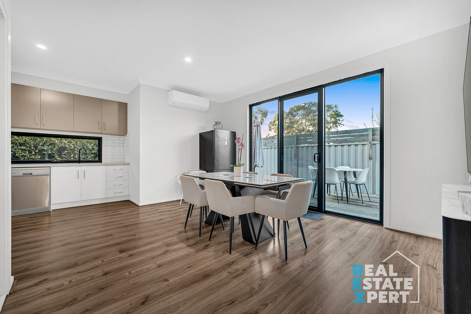 Additional image 4 of 2/69 Somerville Road, Hampton Park VIC 3976