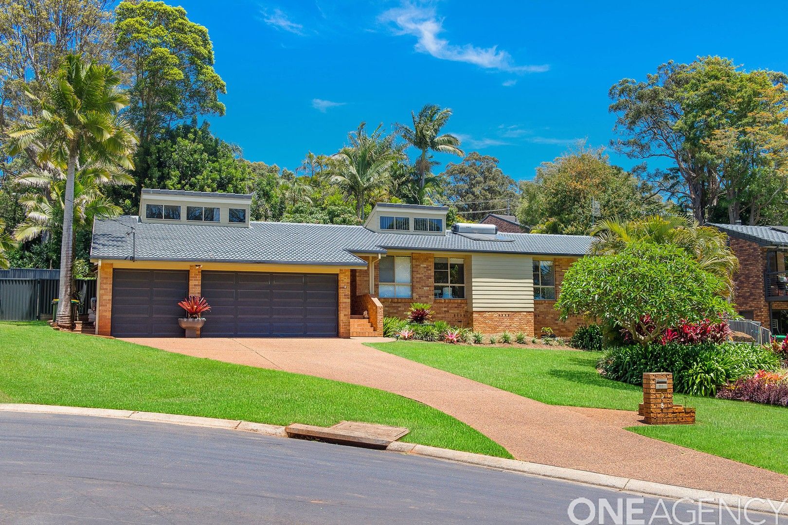 5 bedrooms House in 8 Treetops Crescent PORT MACQUARIE NSW, 2444