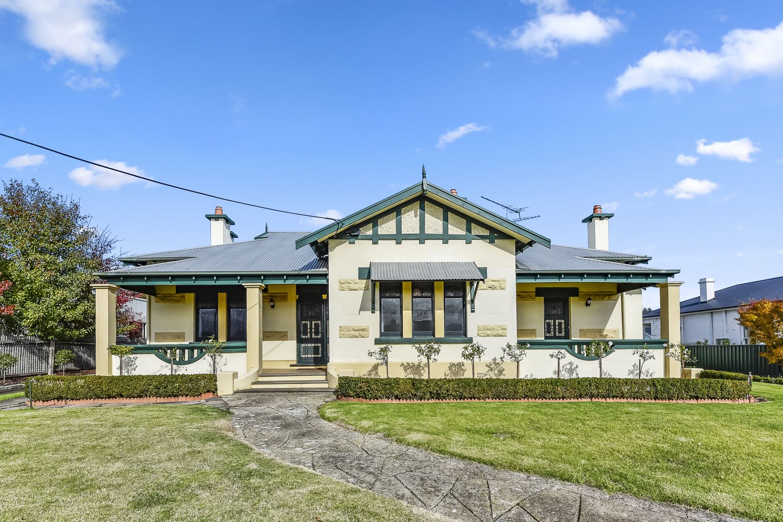 4 bedrooms House in 18 Gwendoline Street MOUNT GAMBIER SA, 5290
