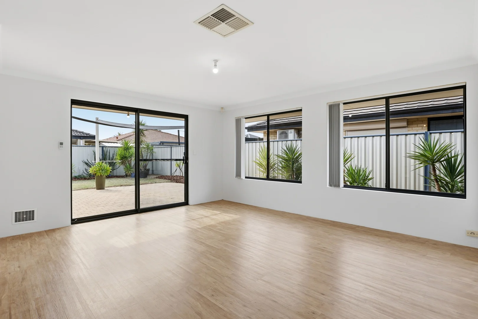 Additional image 11 of 2 Grandmere Parade, Meadow Springs WA 6210