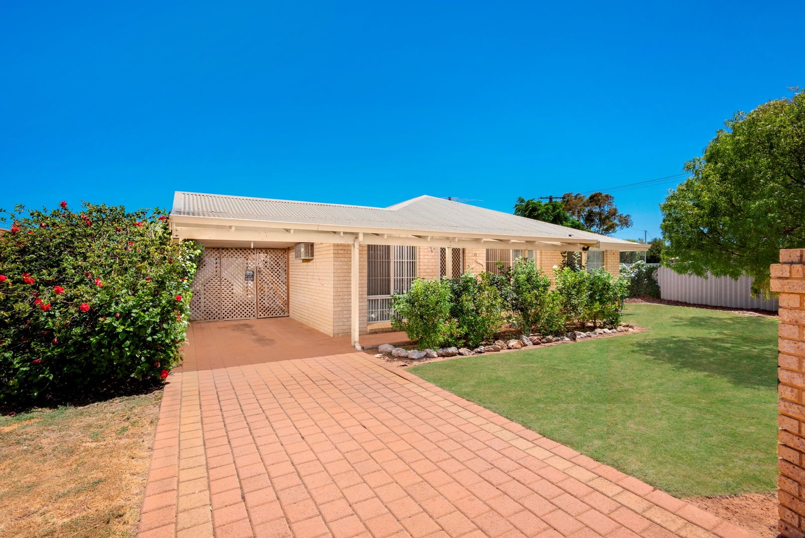 14 Nerrel Street, Waggrakine WA 6530