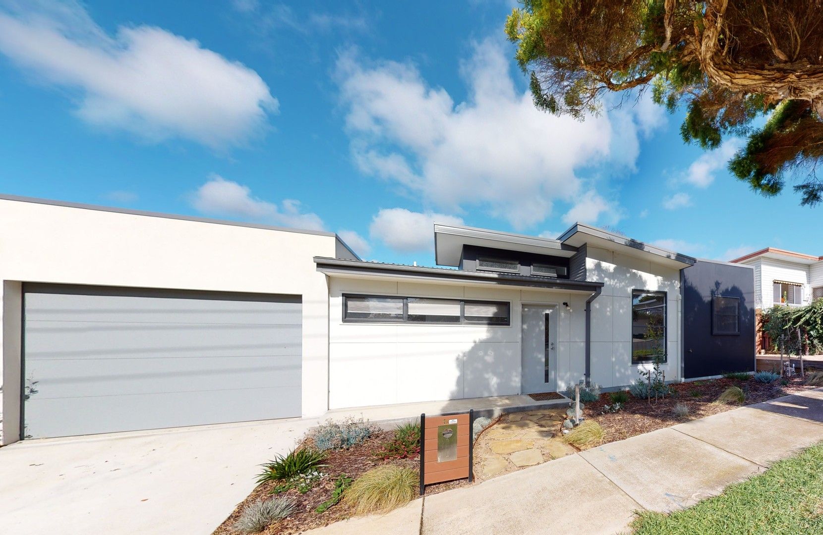 2 bedrooms House in 1A Fisher Avenue BELMONT VIC, 3216