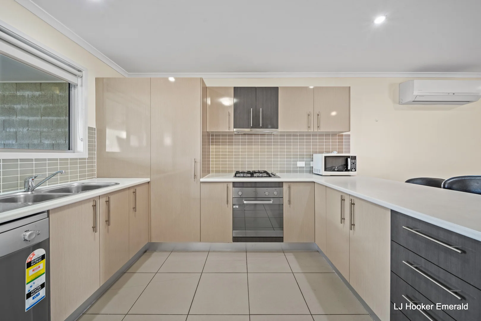 Additional image 4 of 10/15-17 Roberts Street, Emerald QLD 4720