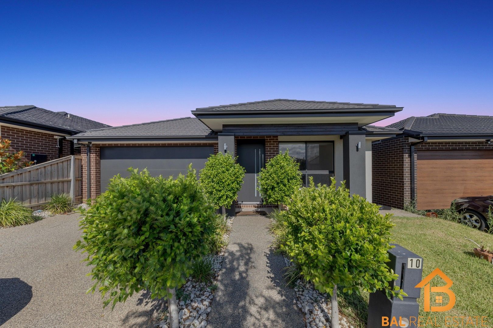 4 bedrooms House in 10 Krateron Street FRASER RISE VIC, 3336