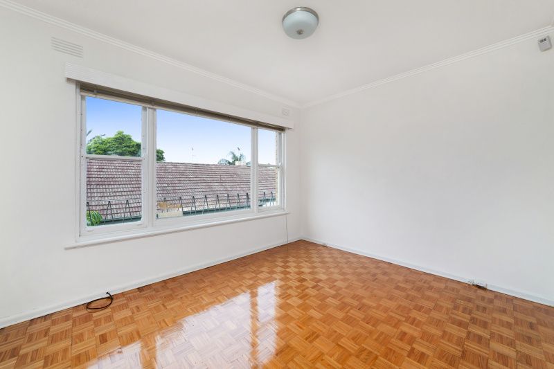 2 bedrooms Apartment / Unit / Flat in 8/25 Pine Avenue ELWOOD VIC, 3184