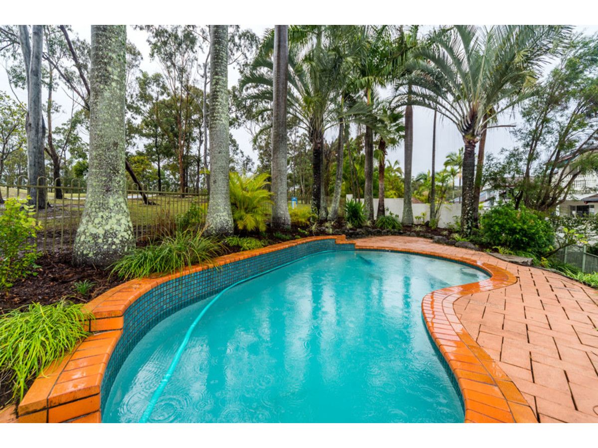 23 Chichester Drive, Arundel QLD 4214, Image 2