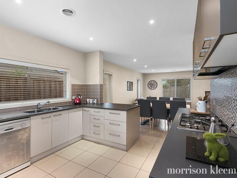 3 Montrose Drive, Doreen VIC 3754, Image 2