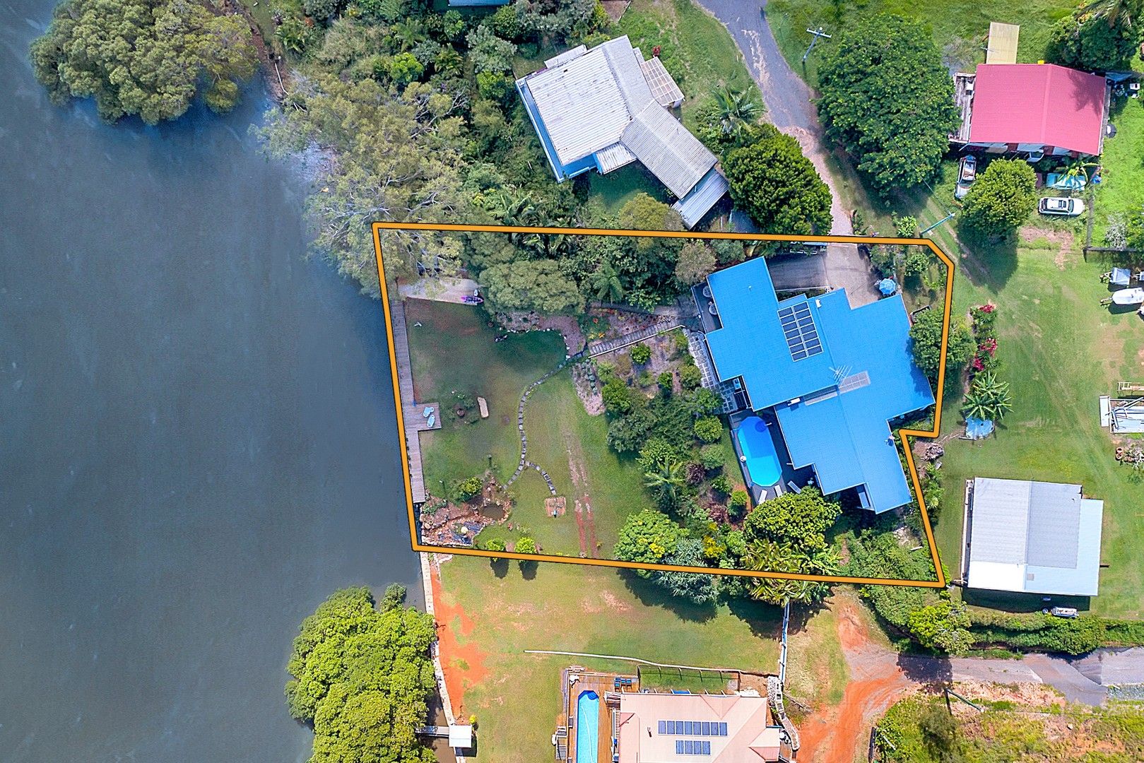 3 bedrooms House in 28 Mark Road RUSSELL ISLAND QLD, 4184