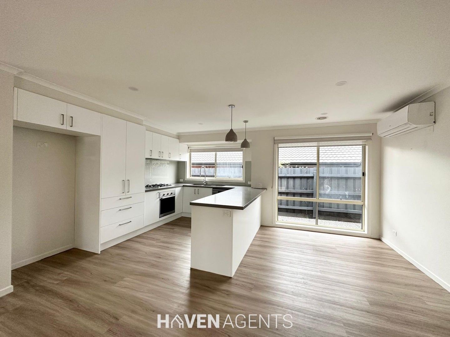 3 bedrooms House in 96 Oberon Drive CARRUM DOWNS VIC, 3201