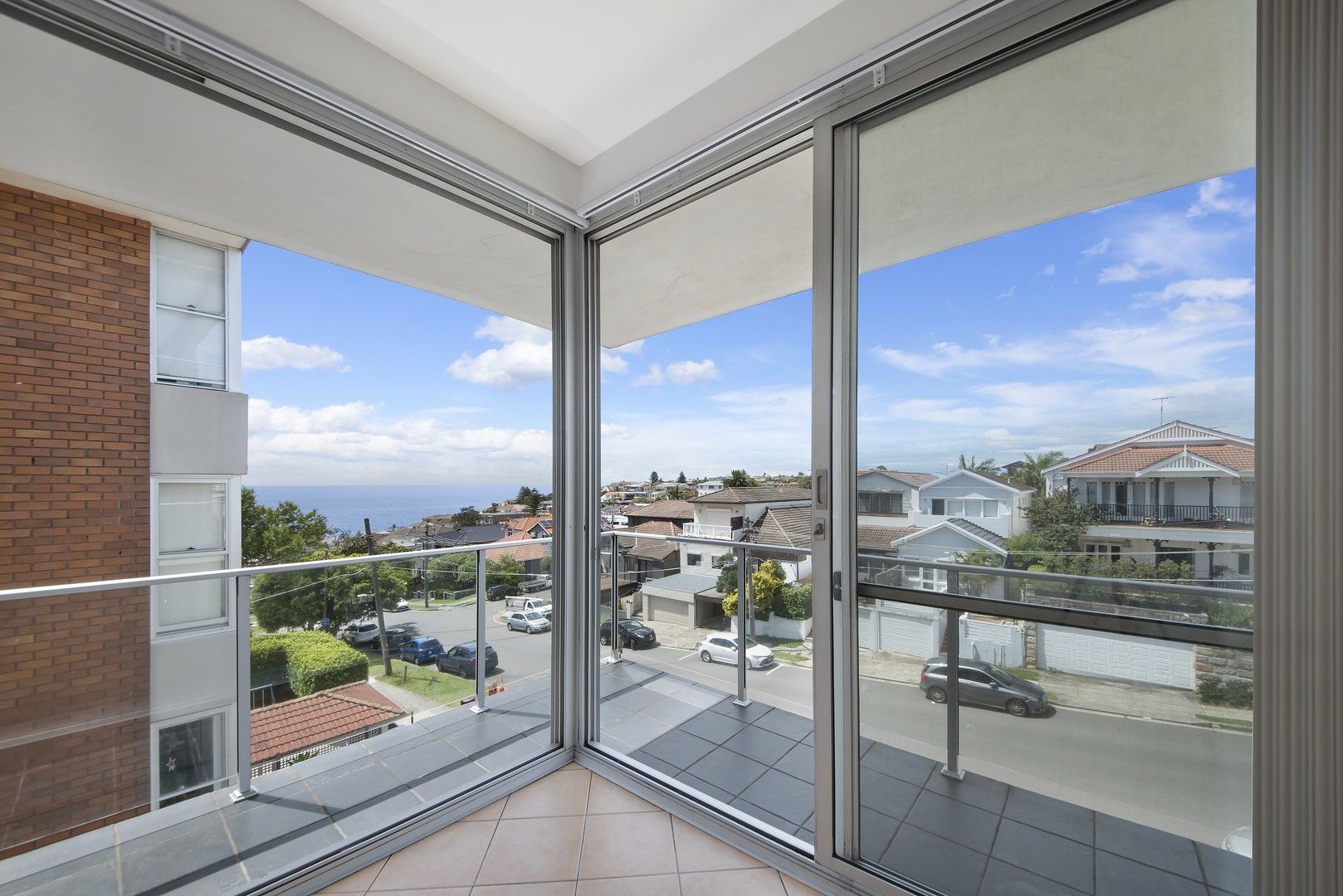 3 bedrooms Apartment / Unit / Flat in 4/4 Oceanview Avenue VAUCLUSE NSW, 2030