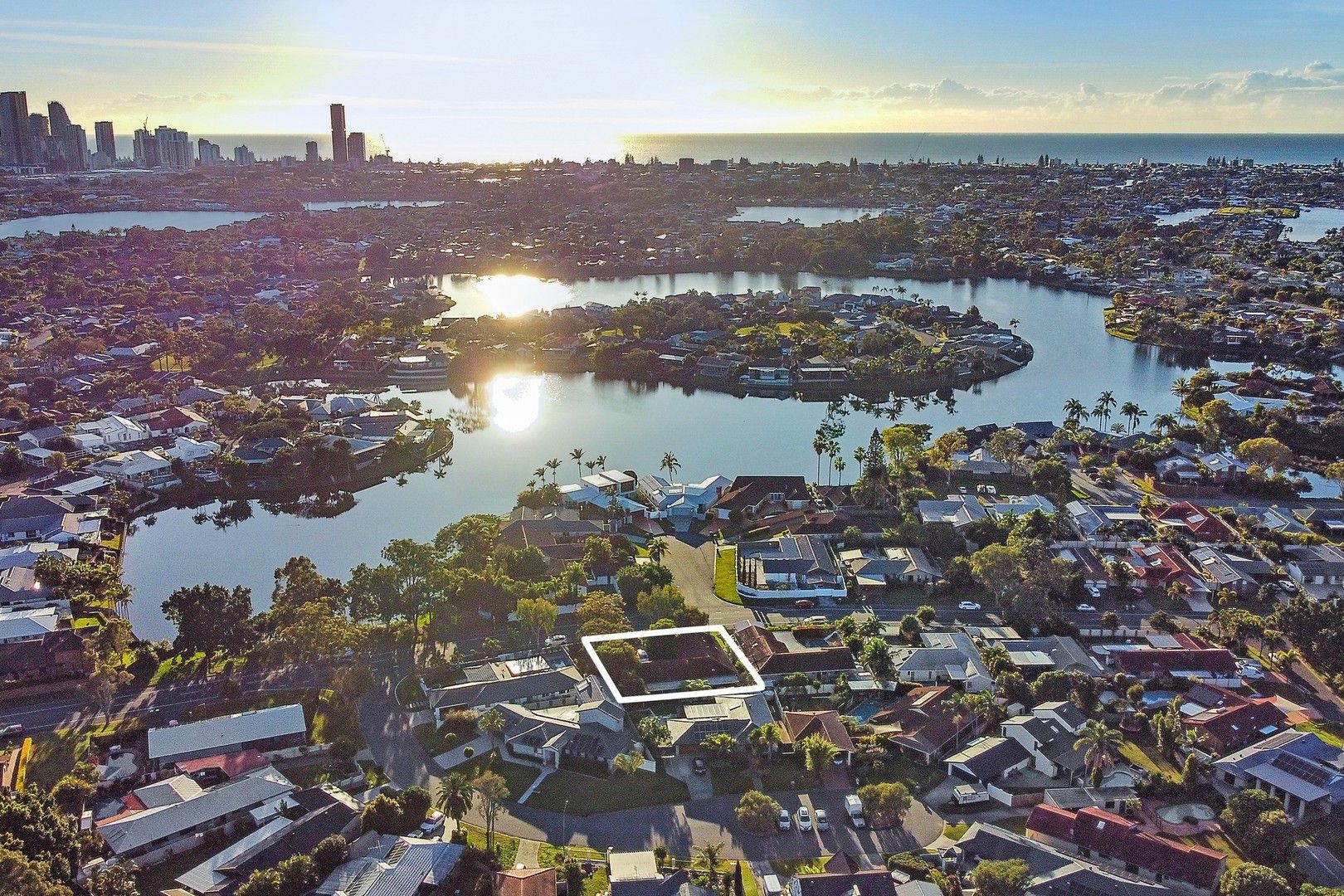 90 Barrier Reef Drive, Mermaid Waters Property History & Address