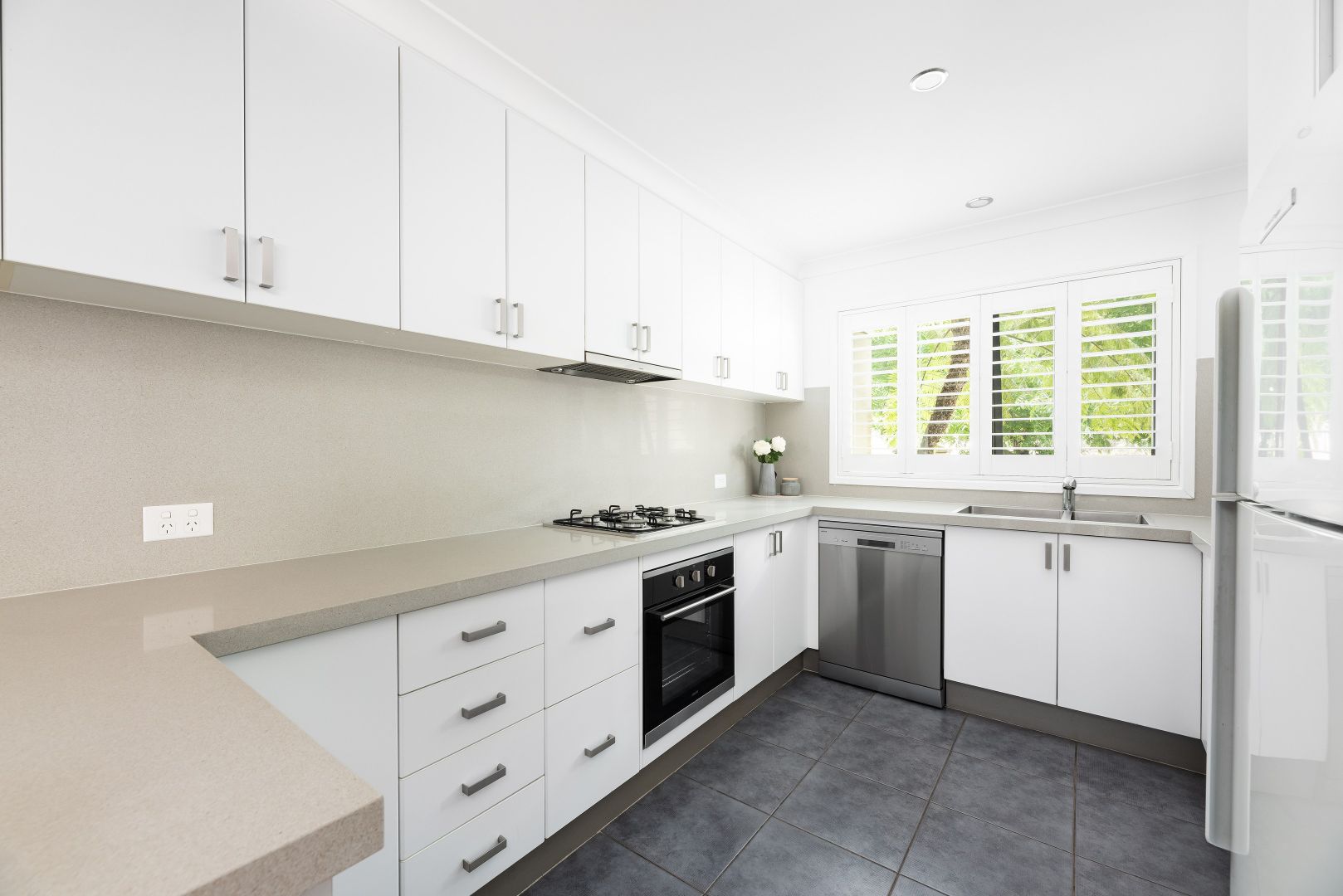 2/11-17 Acton Street, Sutherland NSW 2232, Image 2