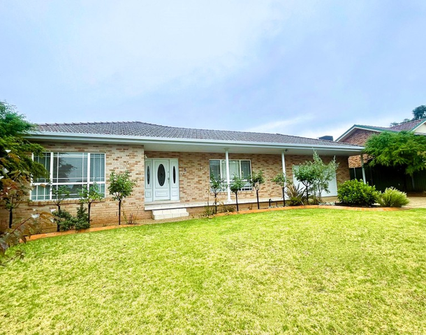 5 North Grove Drive, Griffith NSW 2680