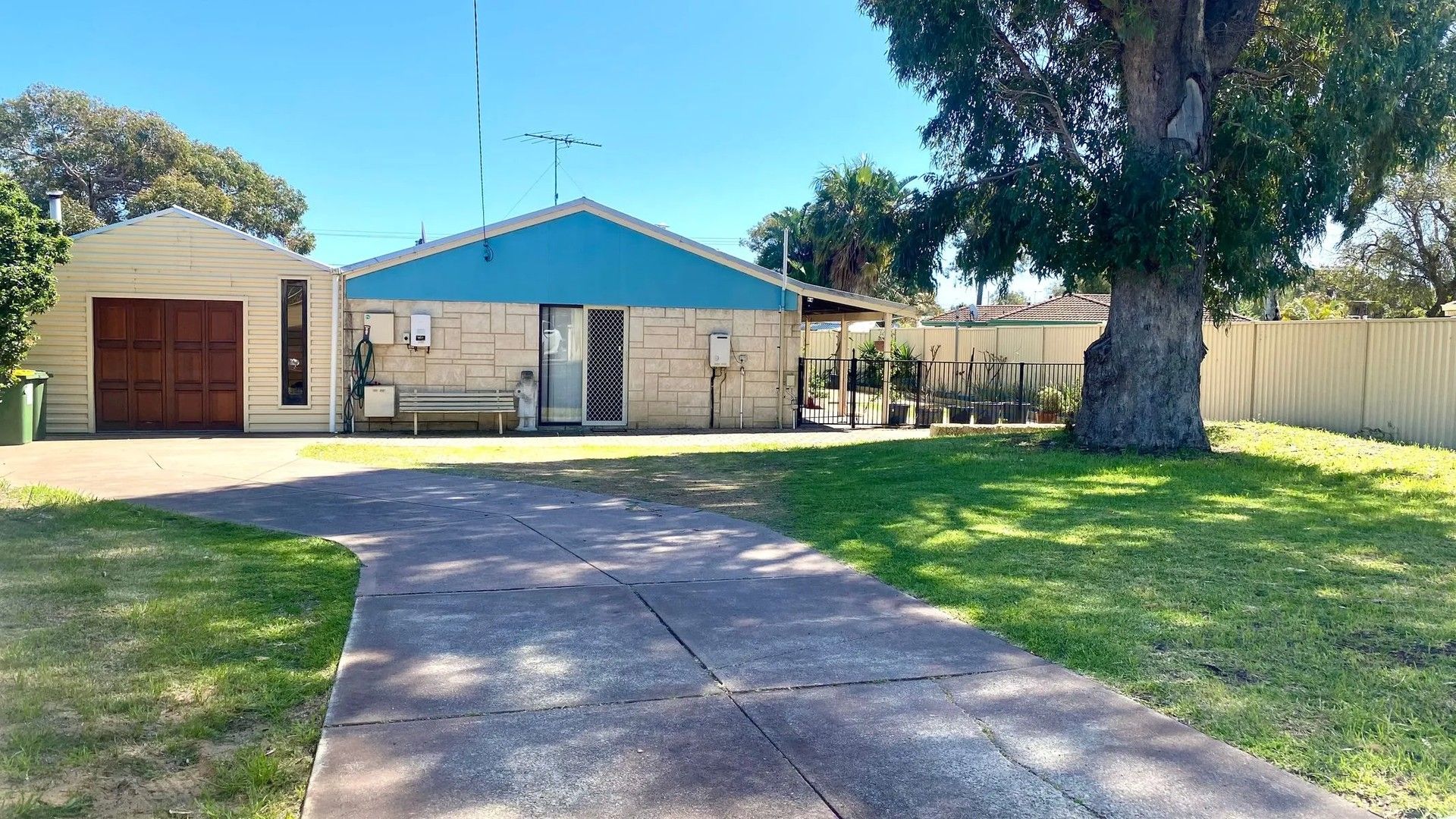 4 bedrooms House in 14 Veresdale Retreat COODANUP WA, 6210