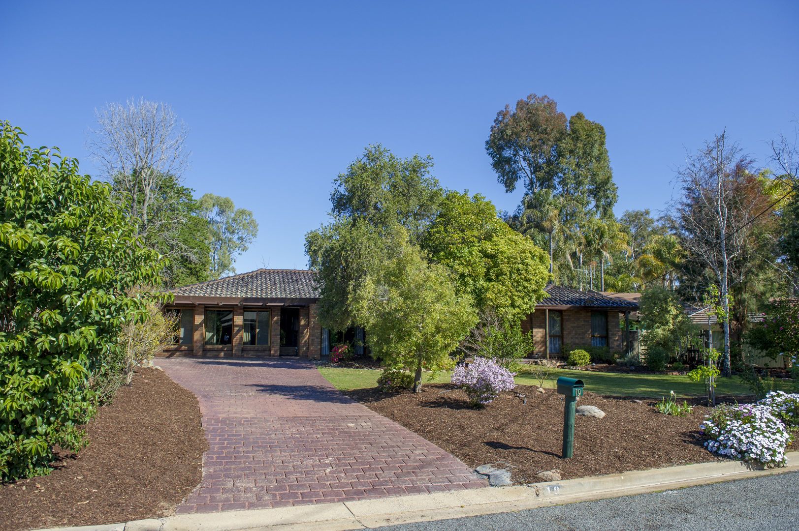 19 Kingfisher Drive, Shepparton Property History & Address Research