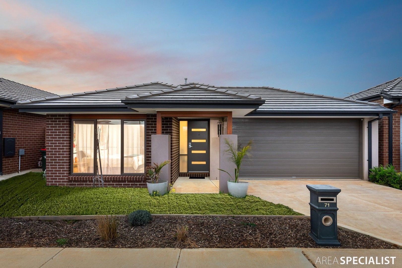4 bedrooms House in 71 Wagner Drive WERRIBEE VIC, 3030
