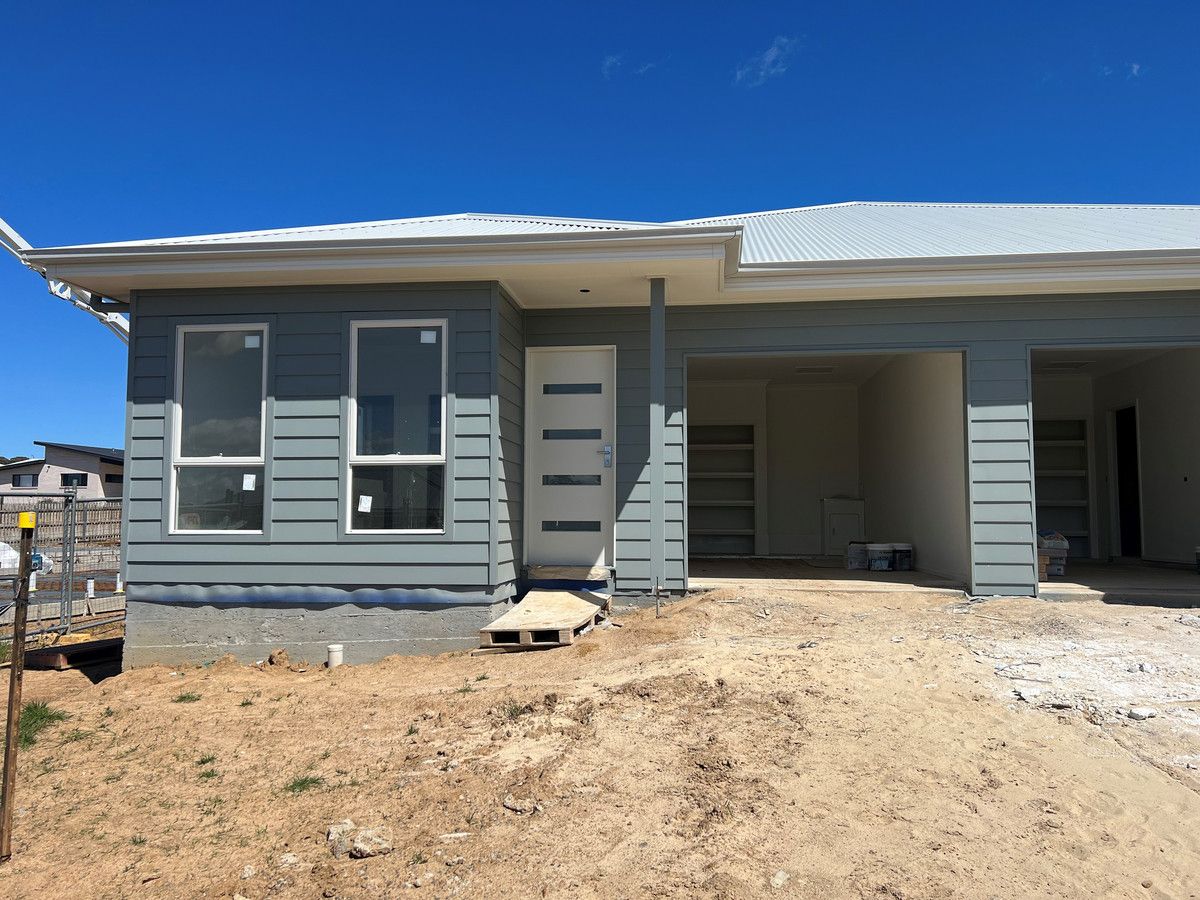 4 bedrooms House in 25a Bonneville Boulevard GOULBURN NSW, 2580