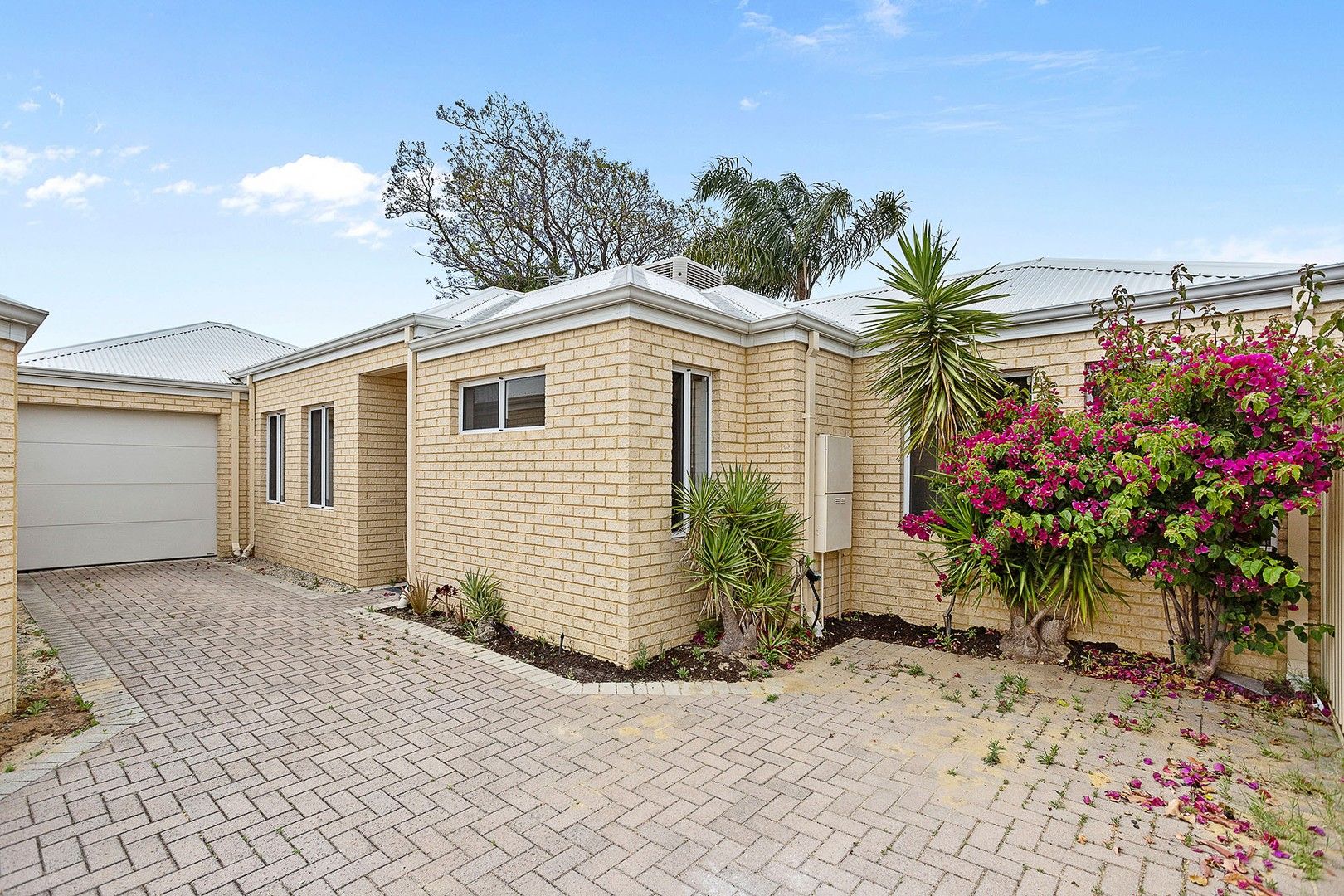 3 bedrooms Villa in 45C Halland Way WESTMINSTER WA, 6061