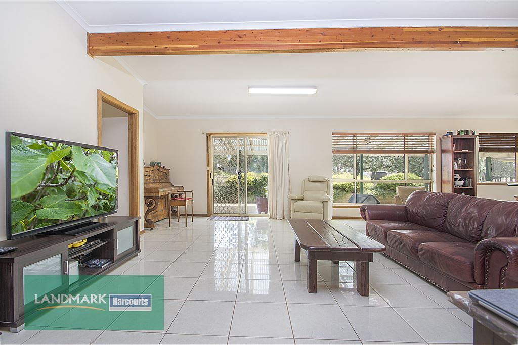 24 Riverton Road, Riverton SA 5412, Image 2