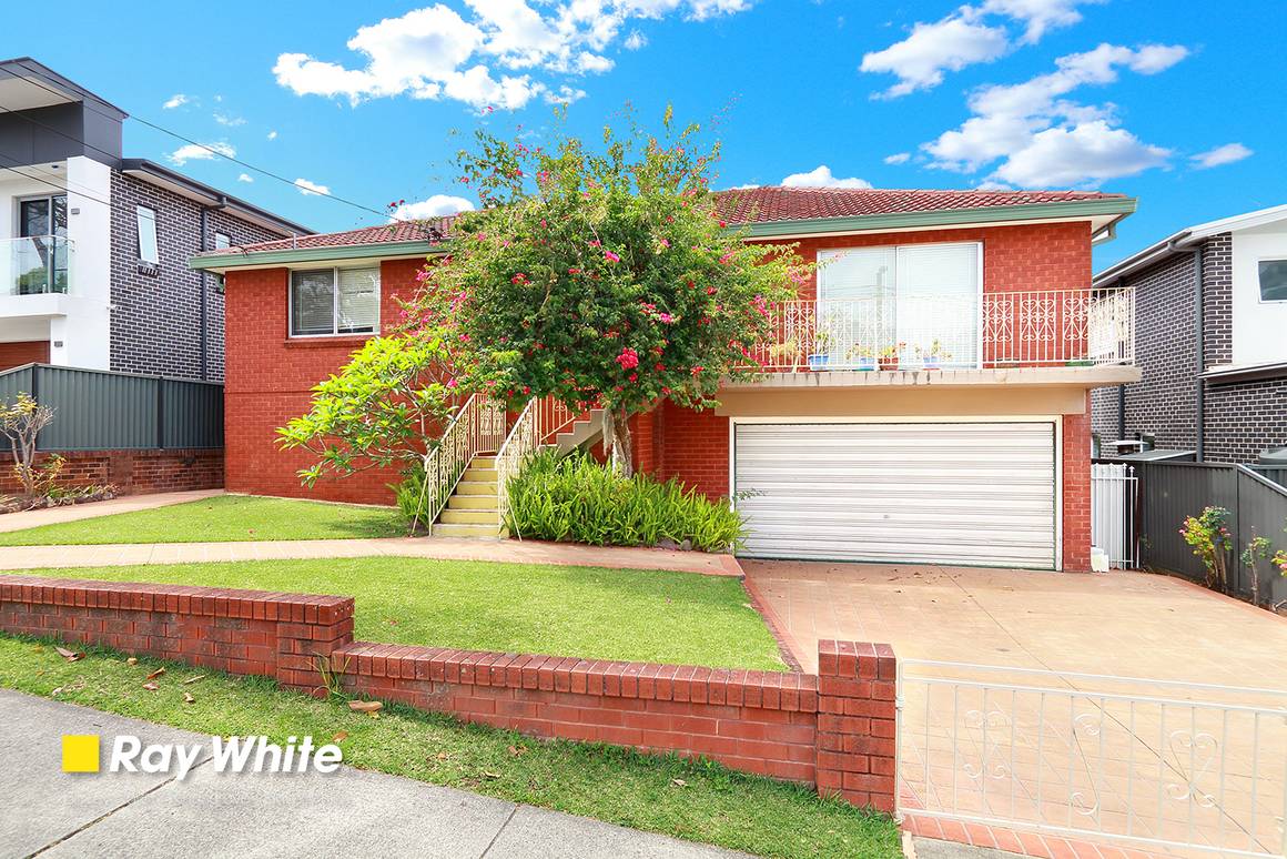 Picture of 86 Payten Avenue, ROSELANDS NSW 2196