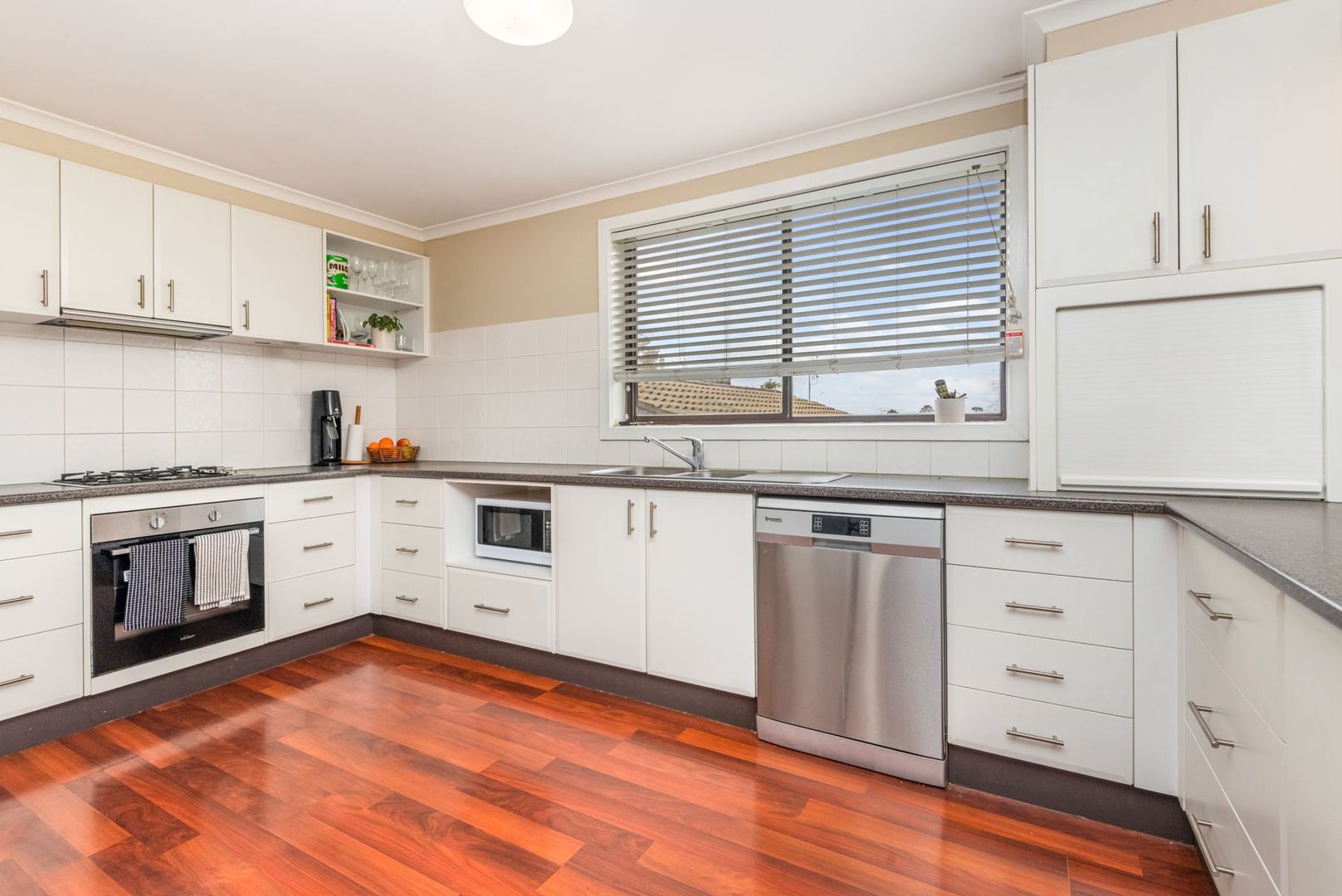 118 Maple Street, Golden Square VIC 3555, Image 2