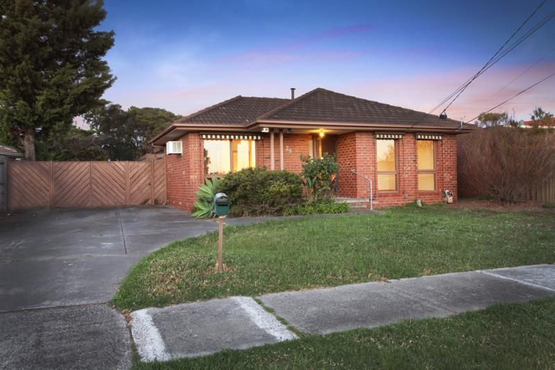 29 Trentham Drive, Gladstone Park VIC 3043