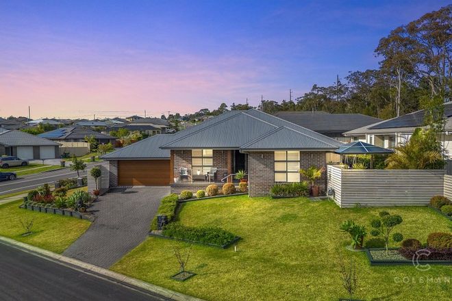 Picture of 6 Muru Close, BLUE HAVEN NSW 2262