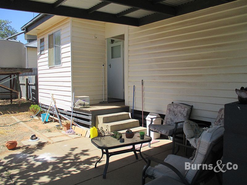 28 Emmett Street, Ouyen VIC 3490, Image 2