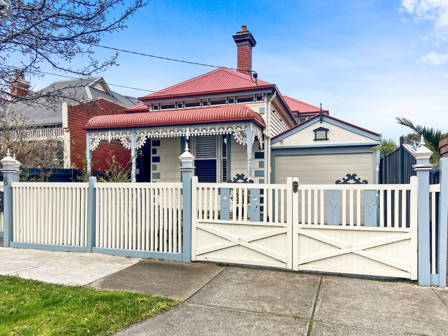 4 bedrooms House in 8 Mackay Street ESSENDON VIC, 3040