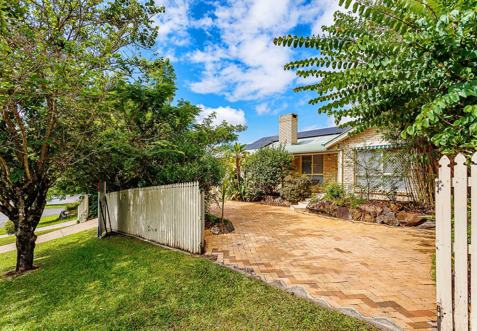 4 Harrison Court, Mudgeeraba QLD 4213, Image 2