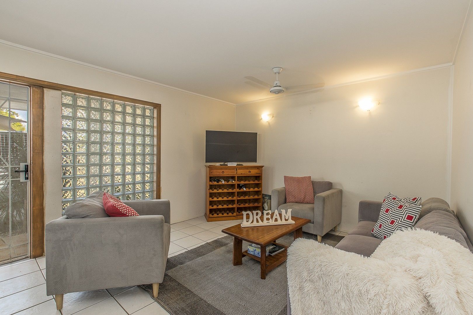 21 Seaward Crescent, Pallarenda QLD 4810, Image 2