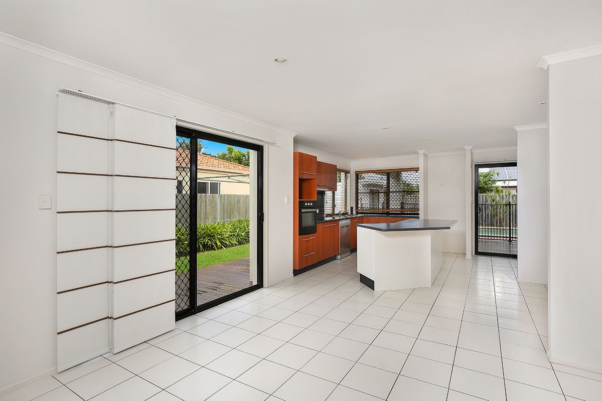 13 Santorini Court, Kawana Island QLD 4575, Image 2