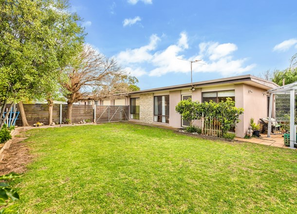 1/5 Wattletree Avenue, St Leonards VIC 3223