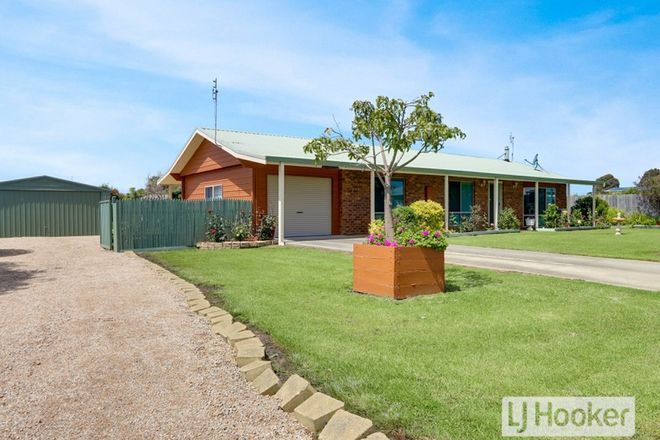Picture of 13 Lake Inlet Avenue, NEWLANDS ARM VIC 3875