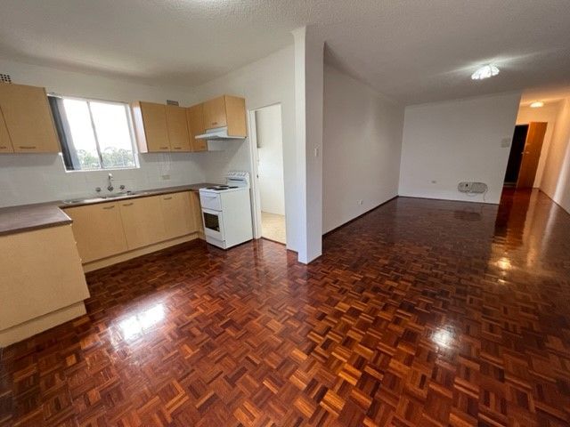 2 bedrooms Apartment / Unit / Flat in 4/139 Moore Street LIVERPOOL NSW, 2170