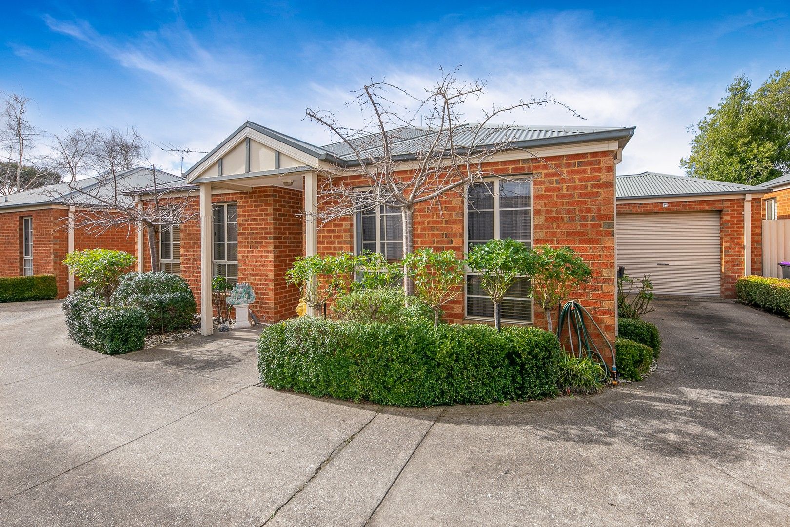 2/29 Murphy Street, Romsey VIC 3434, Image 0