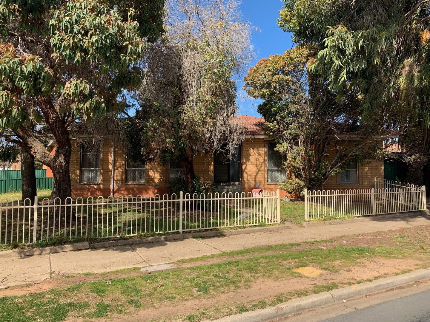 3 bedrooms House in 6 Westmorland Crescent SHEPPARTON VIC, 3630