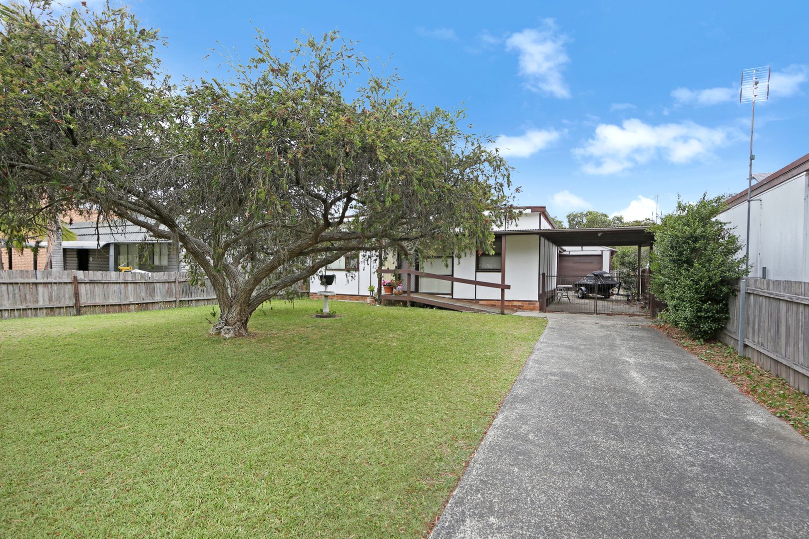 64 Chelmsford Road, Lake Haven NSW 2263, Image 2