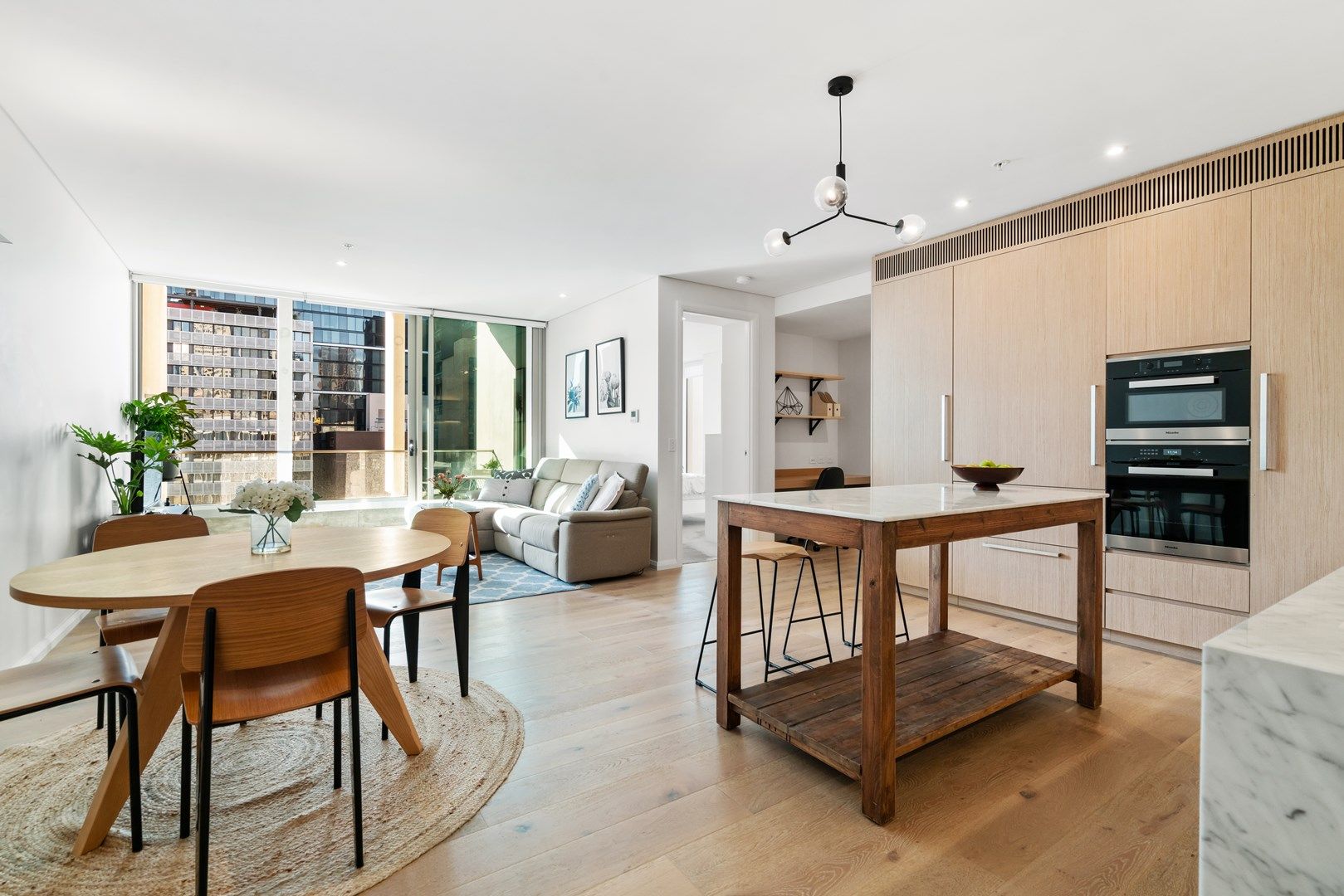 2 bedrooms Apartment / Unit / Flat in 1003/133 Russell Street MELBOURNE VIC, 3000