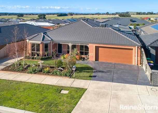 24 Gordon Boulevard, Gisborne VIC 3437