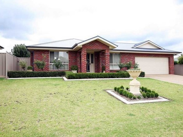 10 Wellington Avenue, Tatton NSW 2650