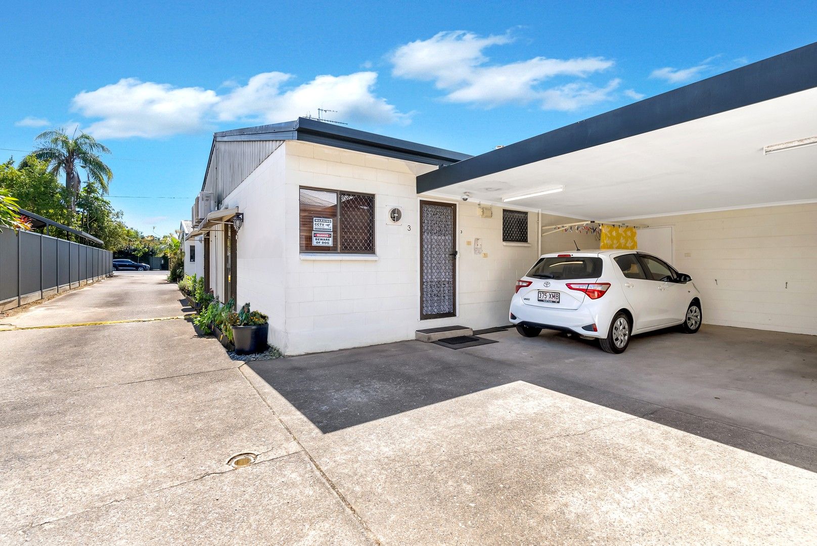 2 bedrooms Apartment / Unit / Flat in 3/21 Balaclava Road EARLVILLE QLD, 4870