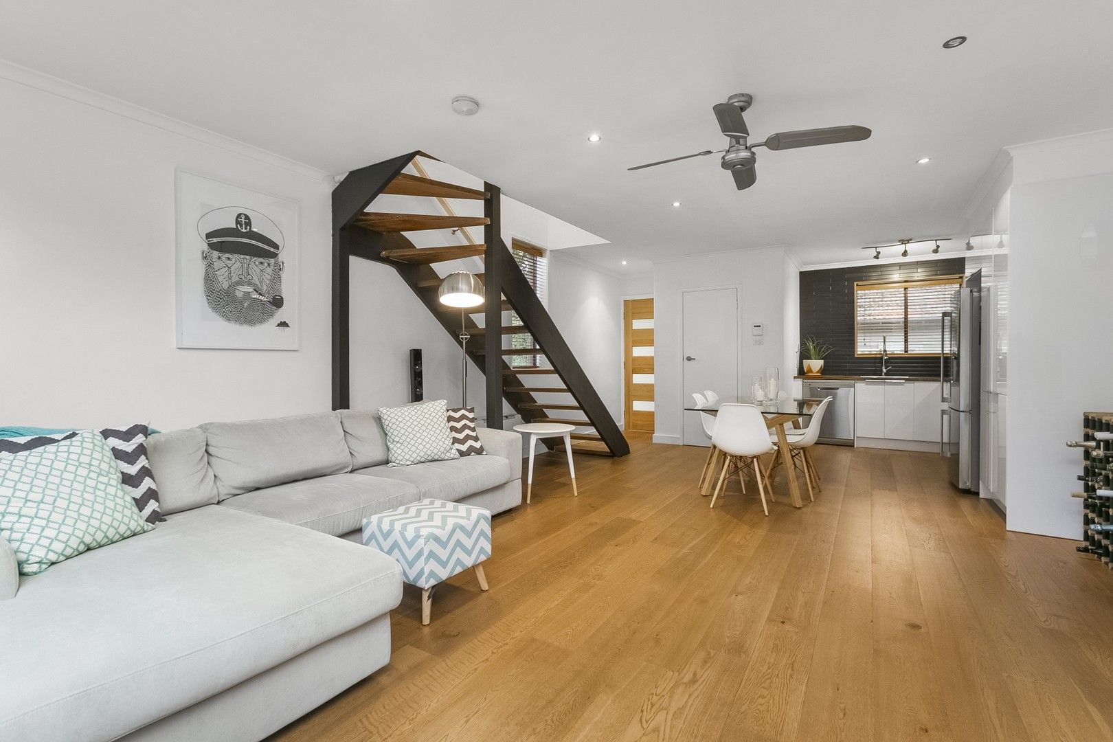 2 bedrooms Apartment / Unit / Flat in 1/25 Lincoln Rd ESSENDON VIC, 3040