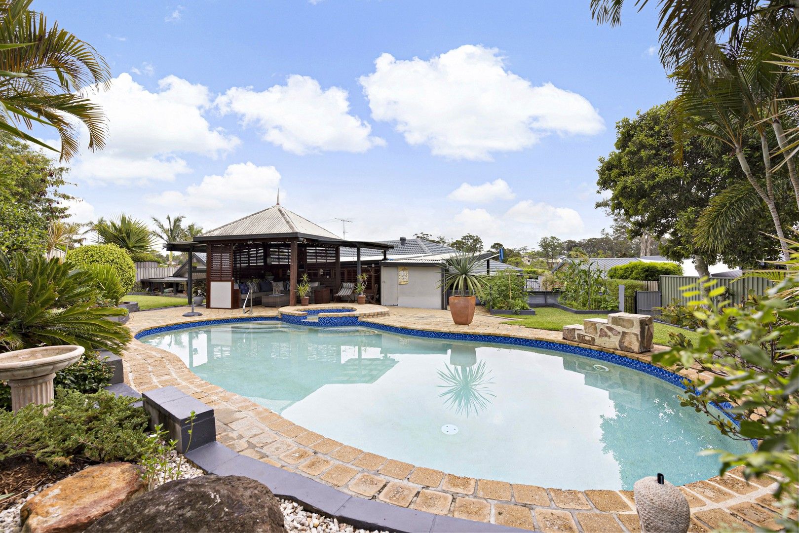 4 bedrooms House in 2 Queenscliff Crescent ROBINA QLD, 4226