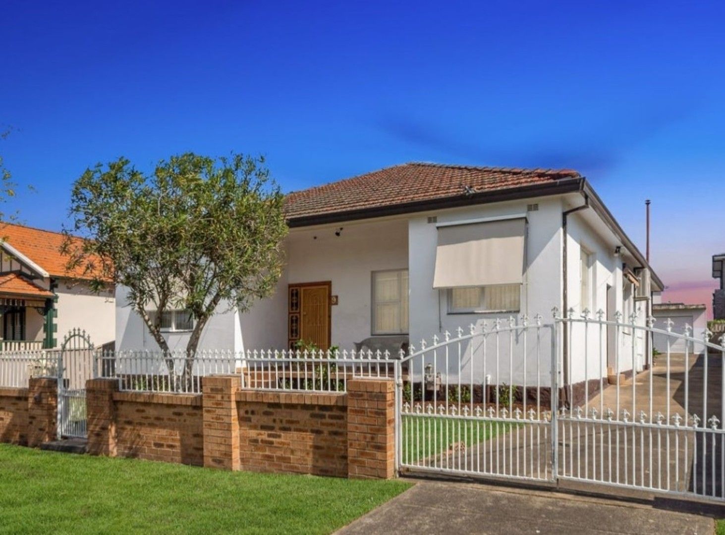 5 bedrooms House in 9 Margaret Street GREENACRE NSW, 2190
