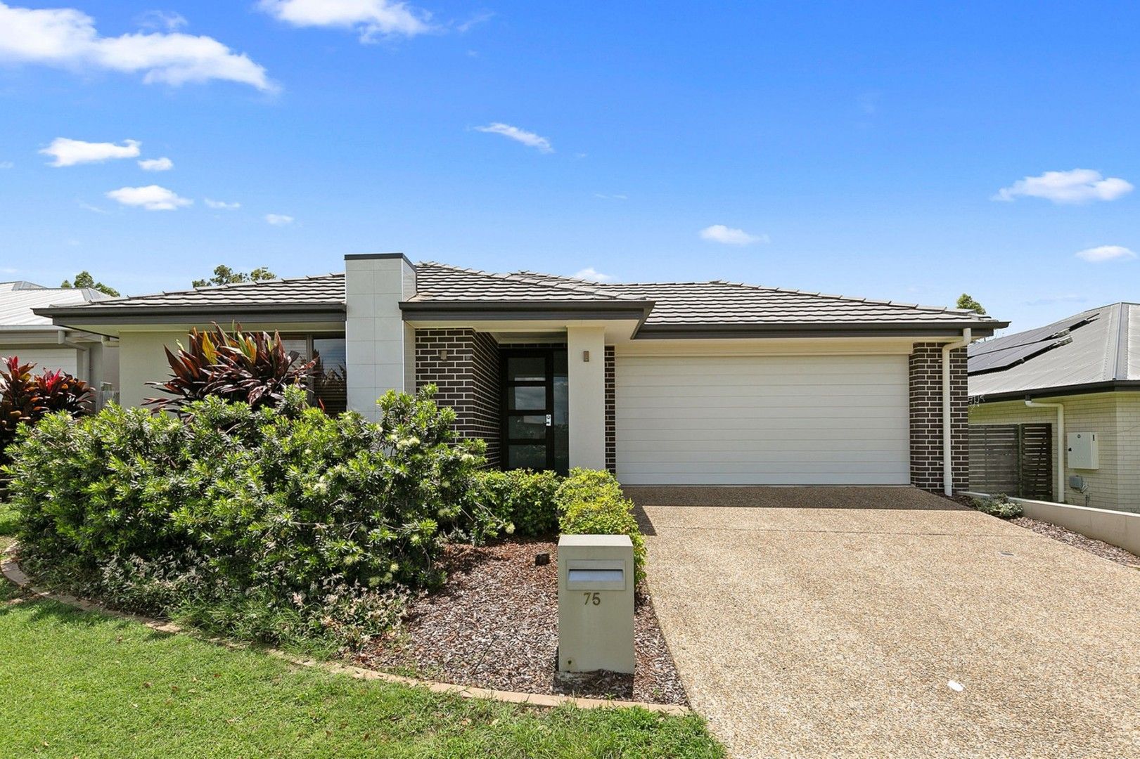 4 bedrooms House in 75 Cootharaba Crescent WARNER QLD, 4500