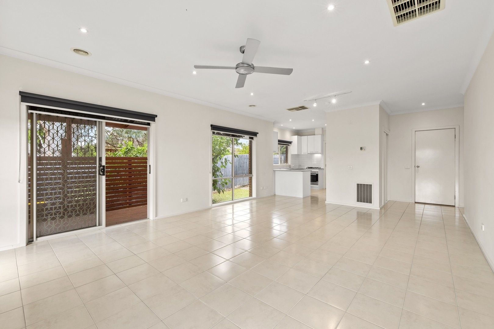 16/101 Martins Lane, Viewbank VIC 3084, Image 1