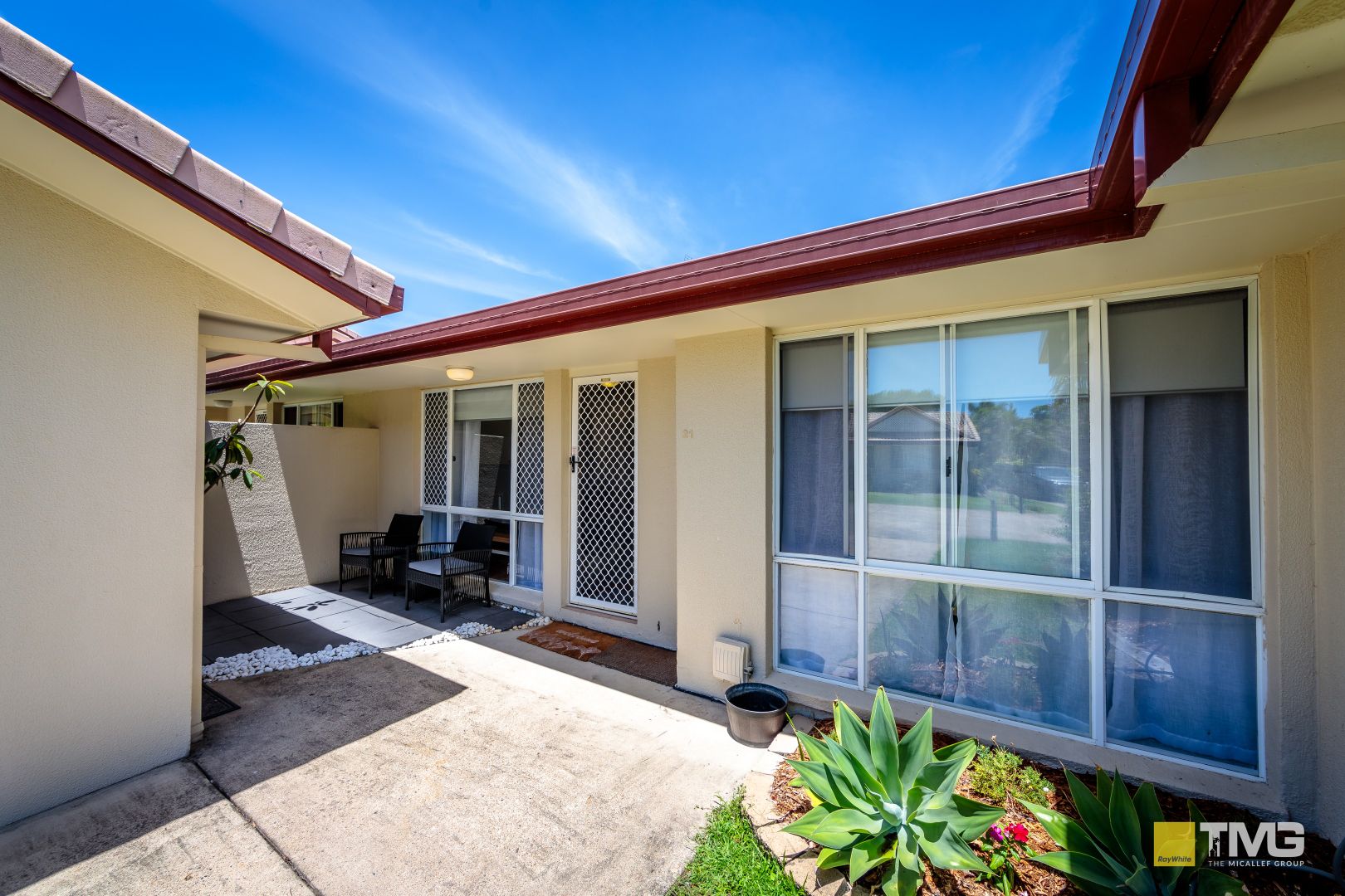 21/20 St Kevins Avenue, Benowa QLD 4217, Image 2