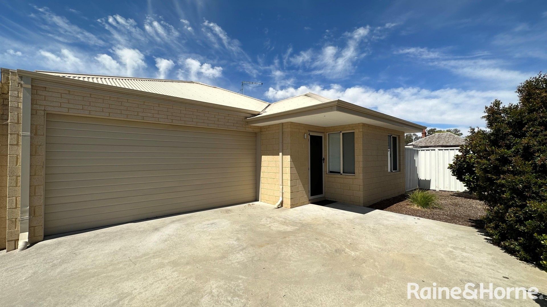 3 bedrooms Apartment / Unit / Flat in 4/30 Elvire Street MIDLAND WA, 6056